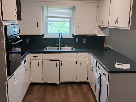 4th image of 4421 W 28th Ave