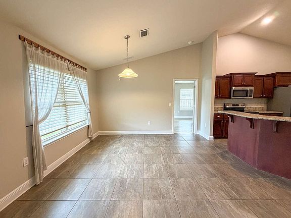 5th image of 5680 Tucker Cir