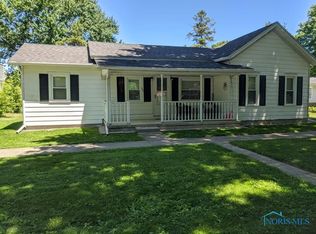 407 Lincoln St, Elmore, OH 43416