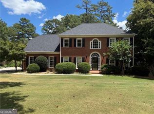 450 Fourth Fairway Dr, Roswell, GA 30076