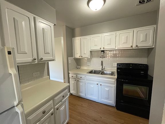 5th image of 5920 N Kenmore Ave APT 401