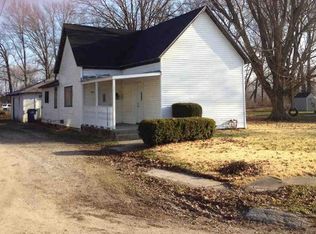 307 E Cyrus St, Farmersburg, IN