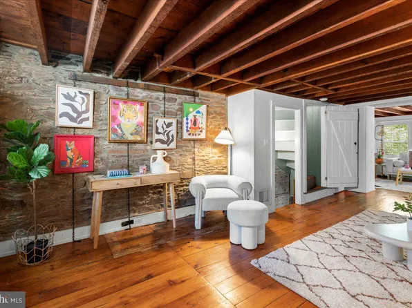 67 W Ferry St, New Hope, PA 18938