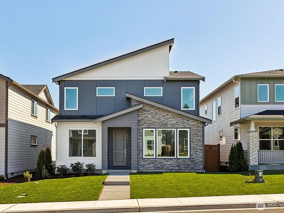 1st image of 14515 204th Avenue E #902