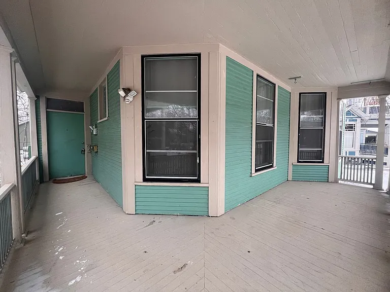 317 Henry Ave SE — Photo 15