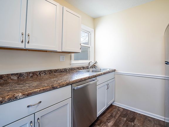 3rd image of 3853 Maitland St