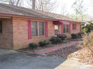 70 5th St, Hartwell, GA 30643