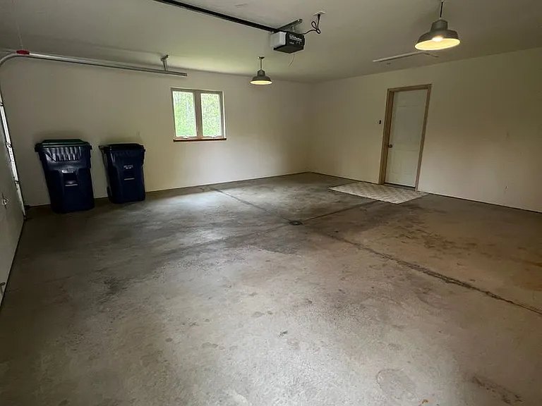 137 E Charles St — Photo 2