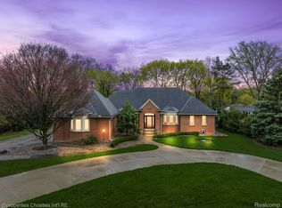 1408 Lenox Rd, Bloomfield Hills, MI 48304