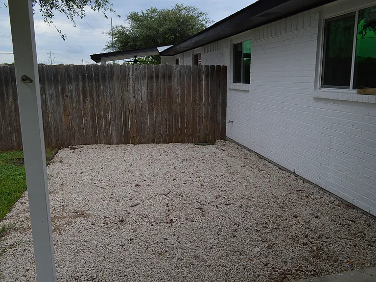 2404 Quail Rdg — Photo 21
