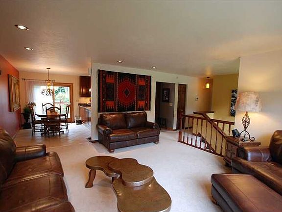 2nd image of 5507 Lake Shore Dr
