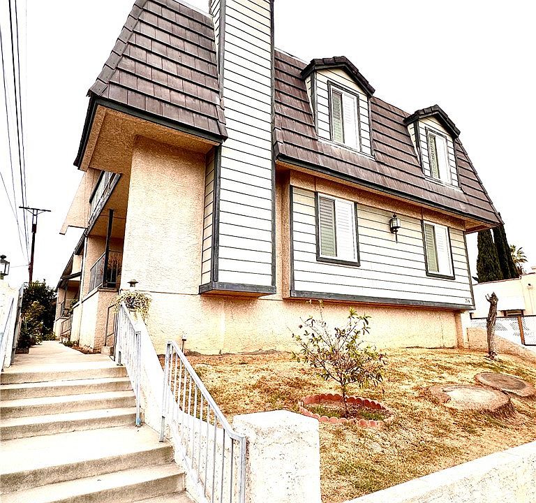 1st image of 215 Hilliard Ave APT B