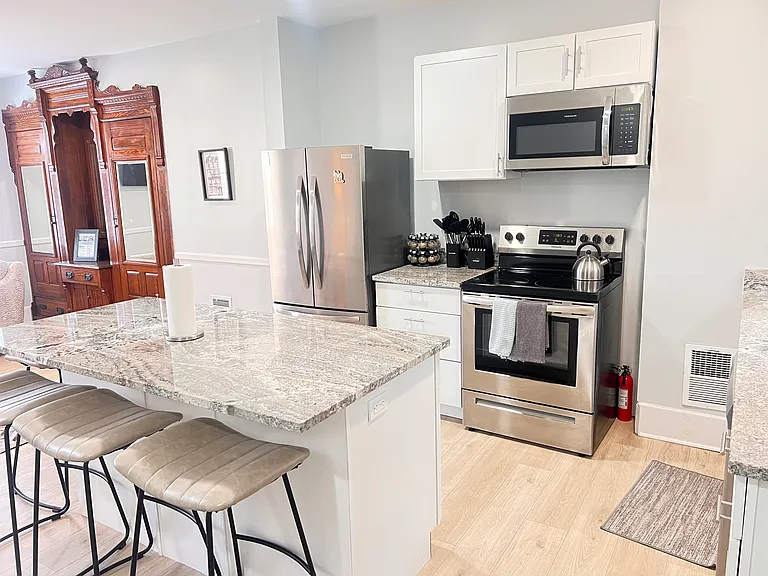 1217 N King St — Photo 2