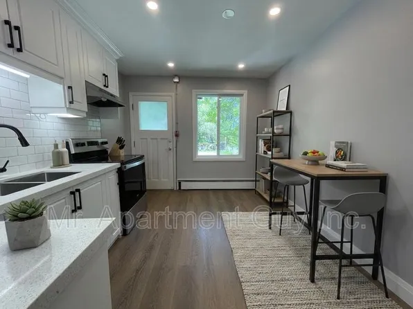 1148 Queens Blvd, Kitchener, ON