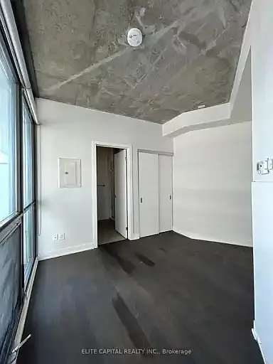 319 Carlaw Ave #409 — Photo 4