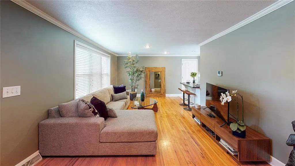 3 bed, 864 sqft, $1,850 — Photo 4