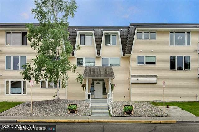 1st image of 665 10th Ave APT 301