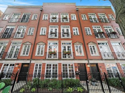 739 W Aldine Ave, Chicago, IL, 60657