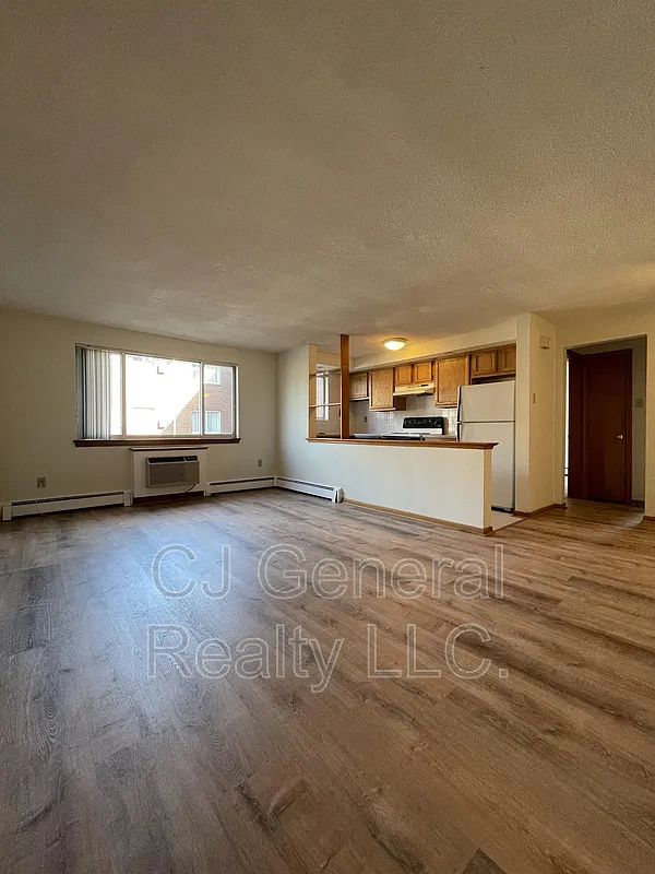 Courtyard Apartments — Photo 1