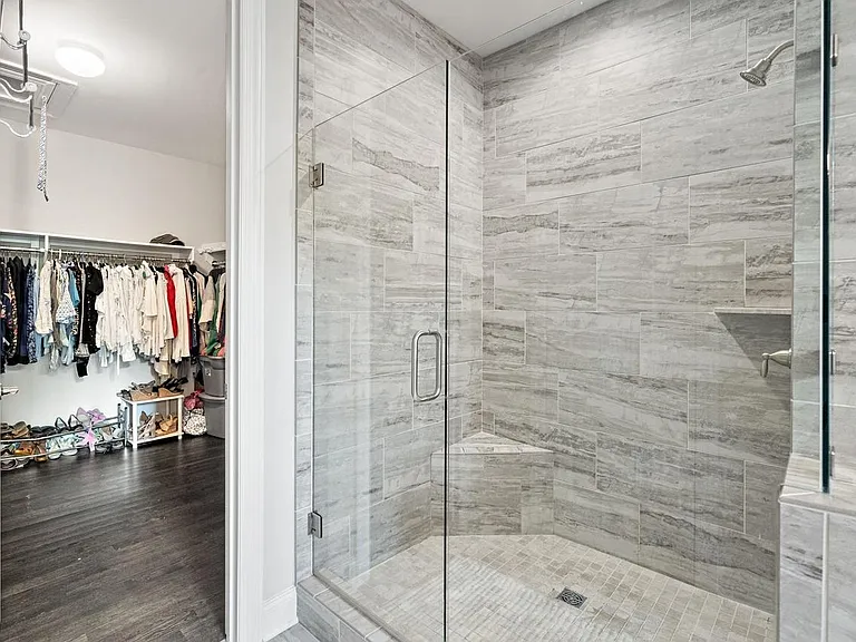 138 Haverford Dr — Photo 12