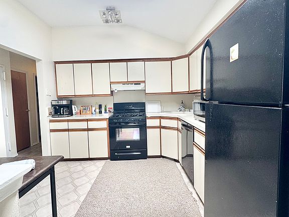 3rd image of 4650 Bedford Ave APT 3