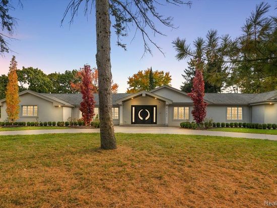 5741 Snowshoe Cir, Bloomfield Hills, MI 48301