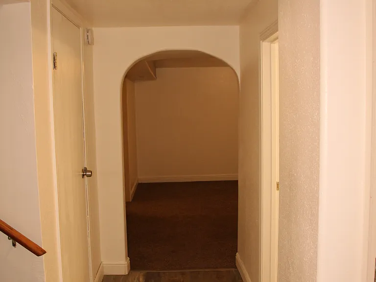 559 W Pine St — Photo 4