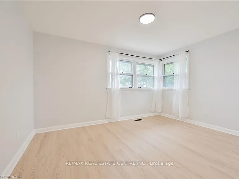738 Mohawk Rd E #UPPER — Photo 16