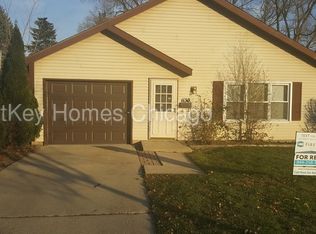 1130 Talma St, Aurora, IL 60505