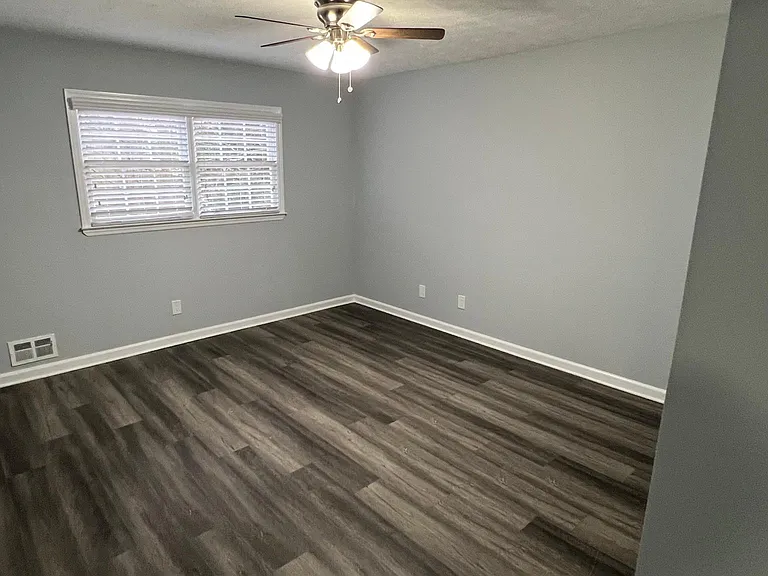 6959 Lockridge Dr — Photo 29