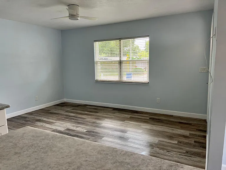 2301 Cluster Ave — Photo 5