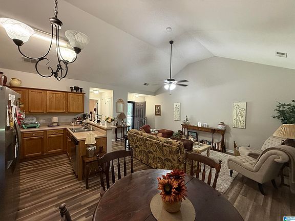 2nd image of 195 Apricot Ln
