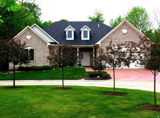 2009 Rustling Oak Ct, Dayton, OH 45431