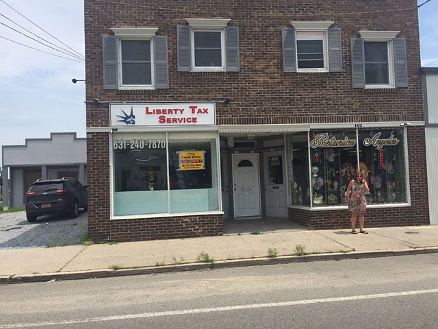 1st image of 100 Peconic Ave