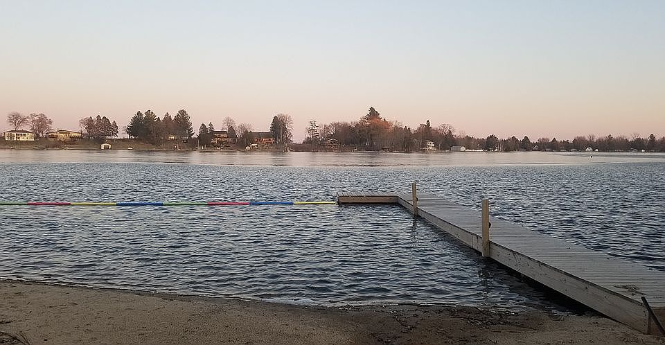1st image of 3051 W Lakeside Dr