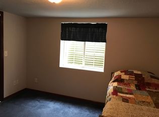 702 10th St, Durant, IA 52747