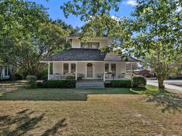 600 N High St, Henderson, TX 75652