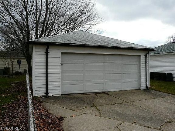 3rd image of 16151 Susan Dr
