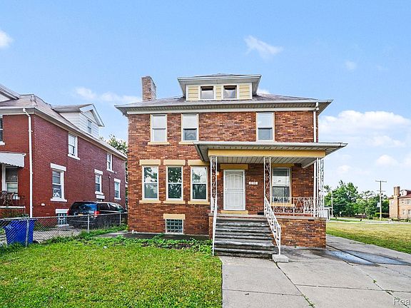 2nd image of 216 Holbrook St