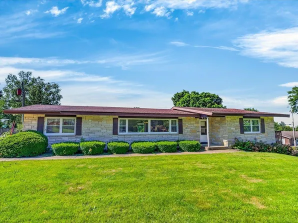 621 W Division St, Dodgeville, WI 53533