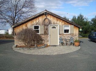 4092 Tank Farm Rd, Emmaus, PA 18049