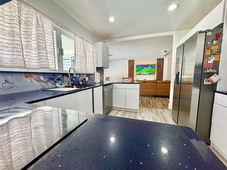 18701 Wentworth Dr — Photo 18