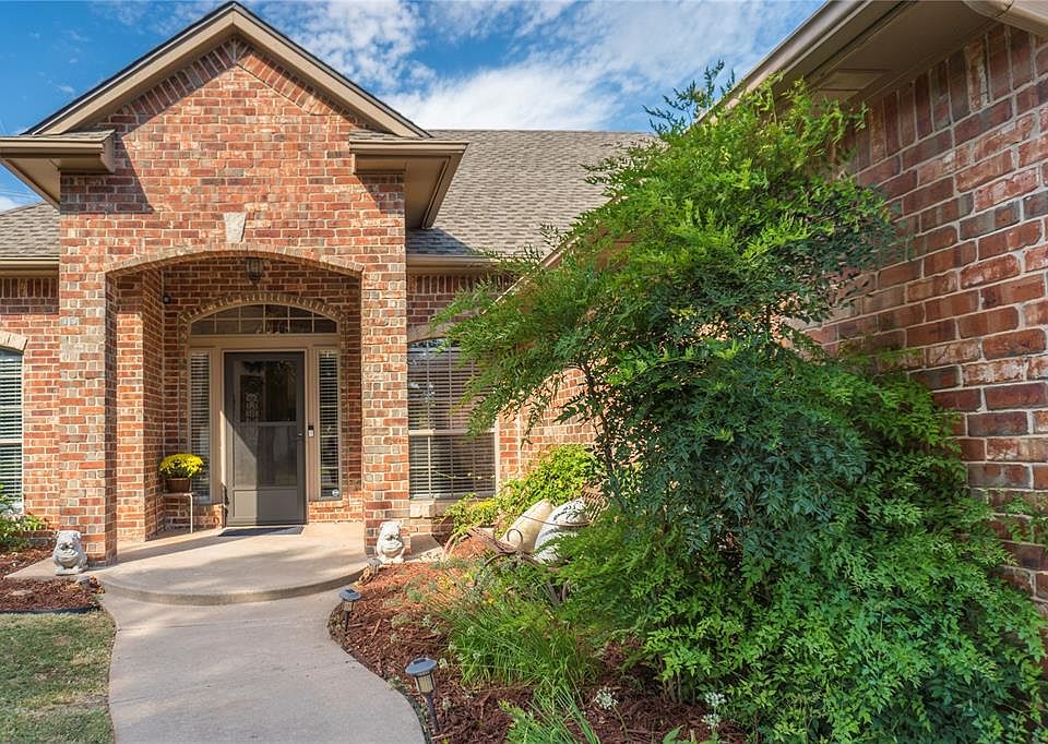 1st image of 16813 Autumnwood Dr