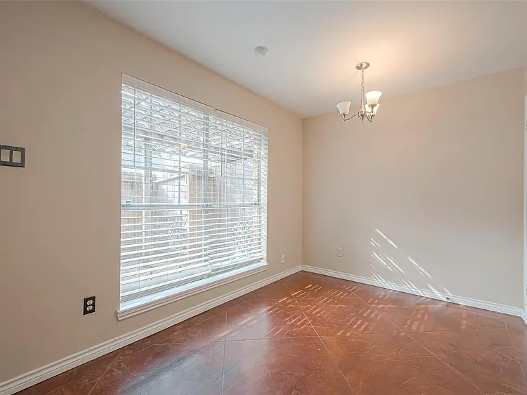 10217 Longmont Dr — Photo 14
