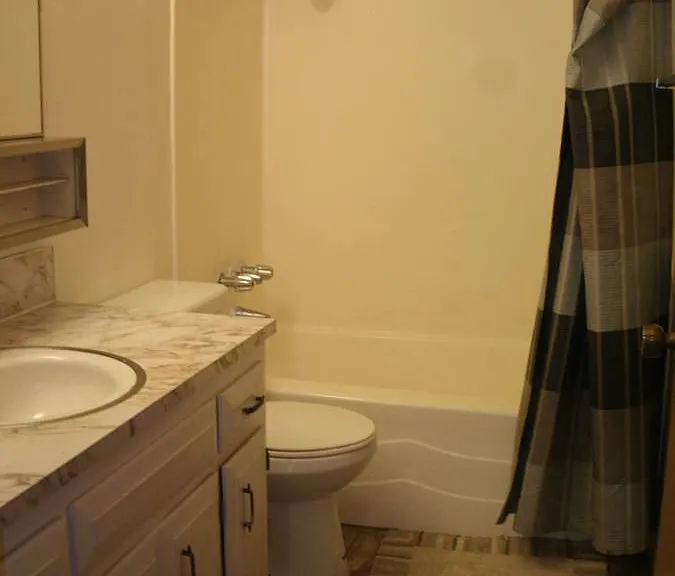 202 NW 13th St #2 — Photo 6