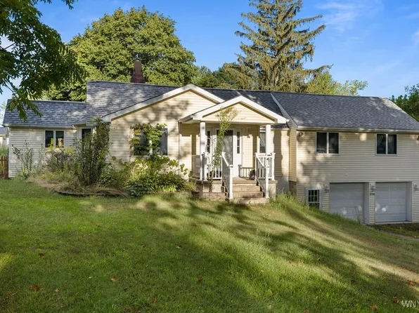 4700 Porter Center Rd, Lewiston, NY 14092