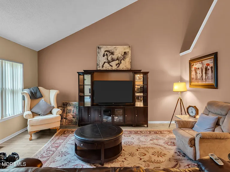 492 Bayberry Ct — Photo 13