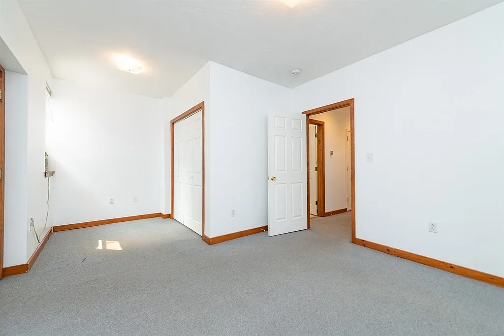2 bed, 1.5 bath, 1200 sqft, $3,400 — Photo 2
