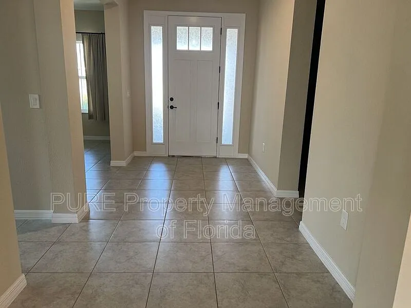 2 bed, 3.0 bath, 2493 sqft, $2,399 — Photo 4