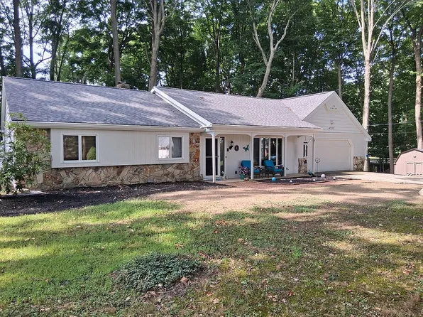 4710 Young Rd, Stow, OH 44224